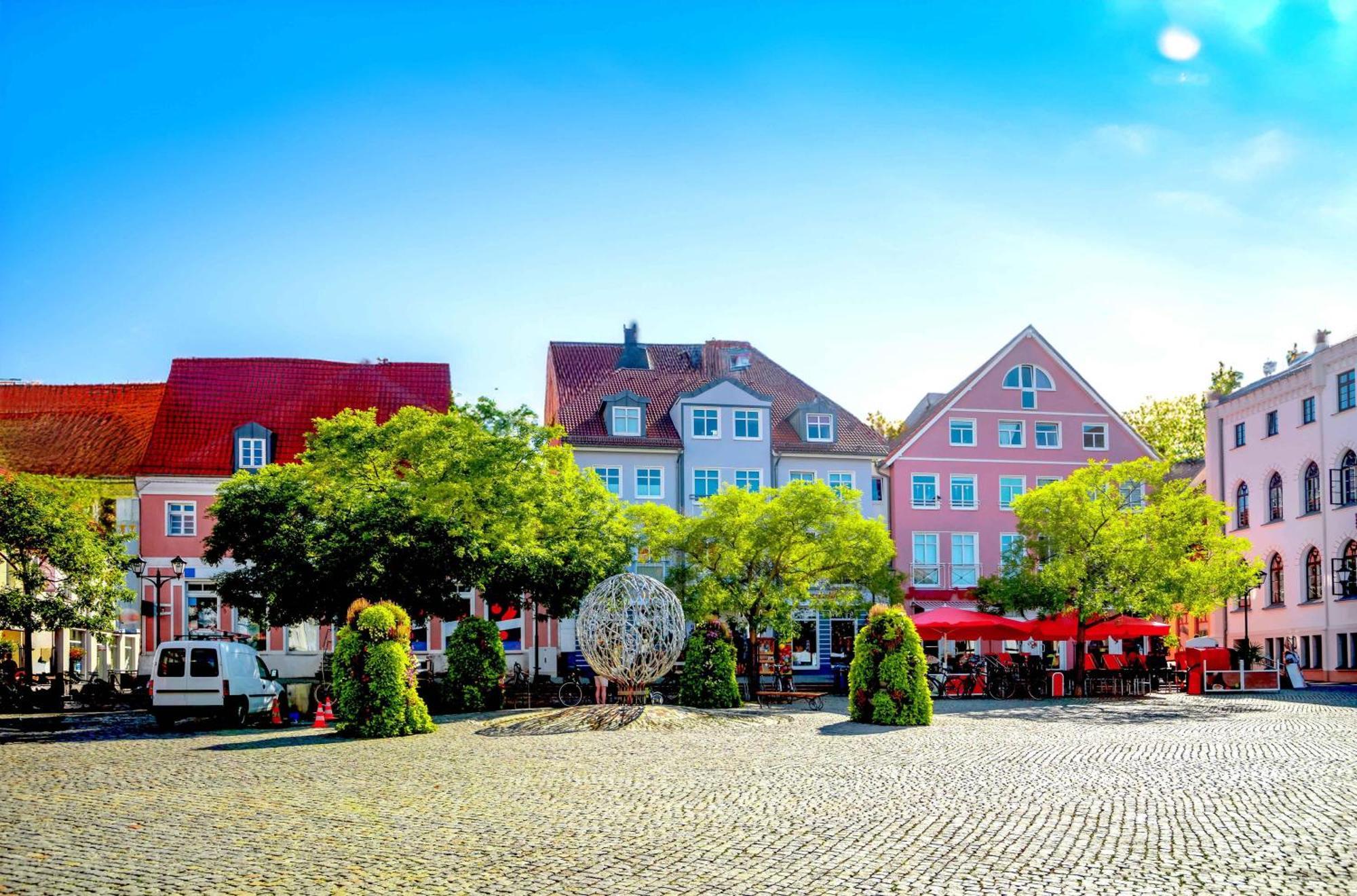 Mueritzwind In Der Warener Altstadt Waren  Luaran gambar